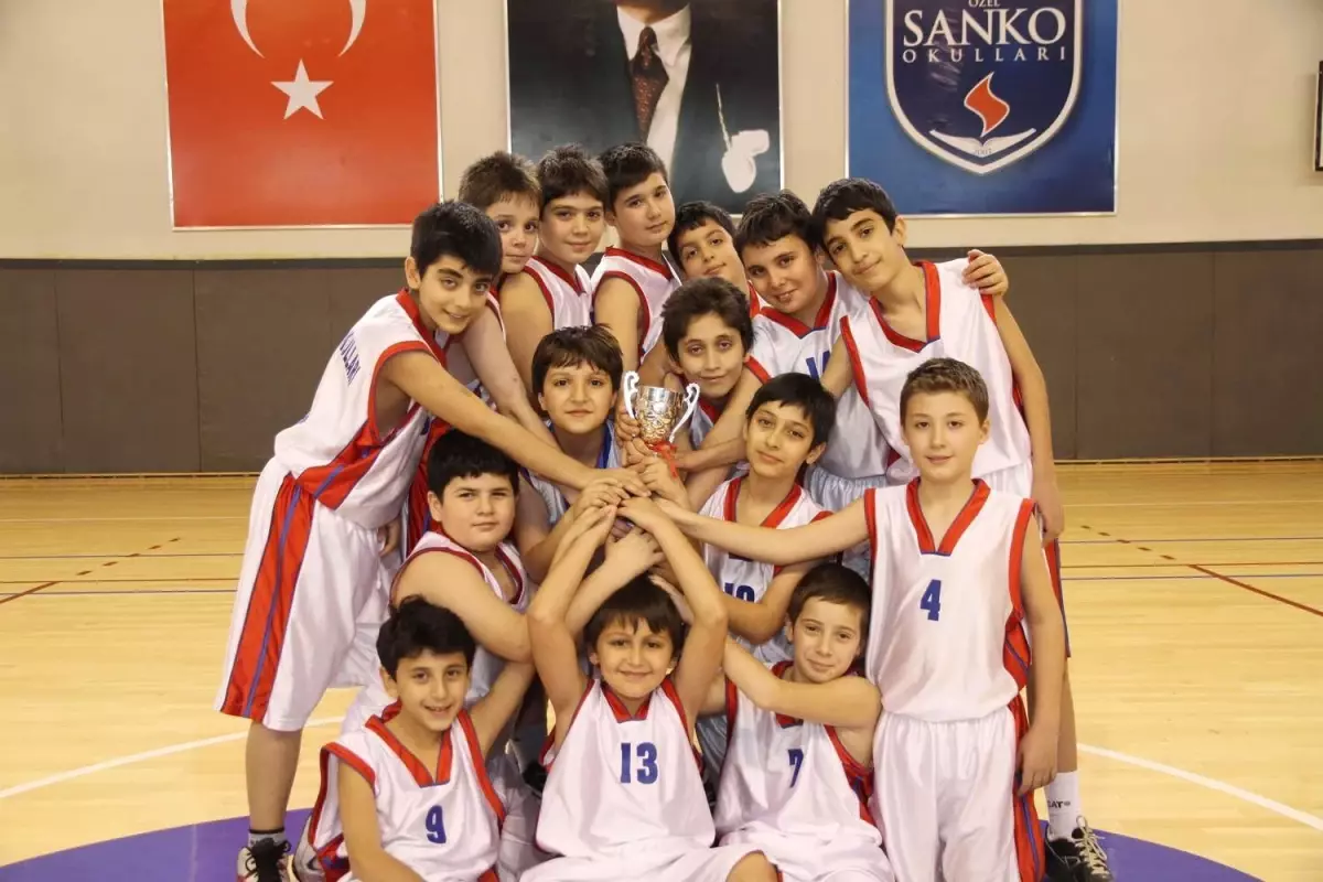Özel Sanko Okulları\'nın Basketbol Başarısı