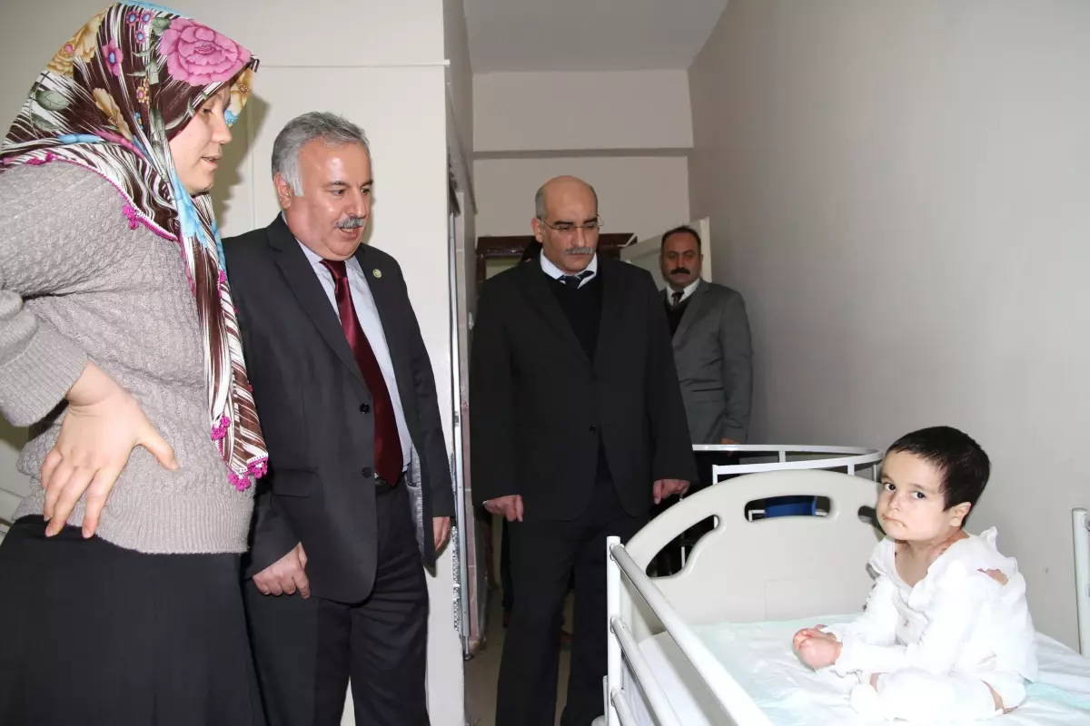 Rektörden Canbek Ailesine Ziyaret