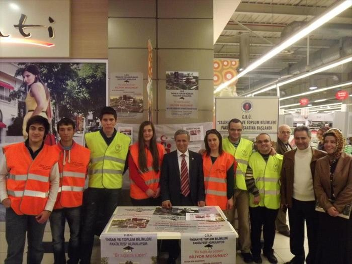 Salihlili Gençlerin Üniversite Desteği Devam Ediyor