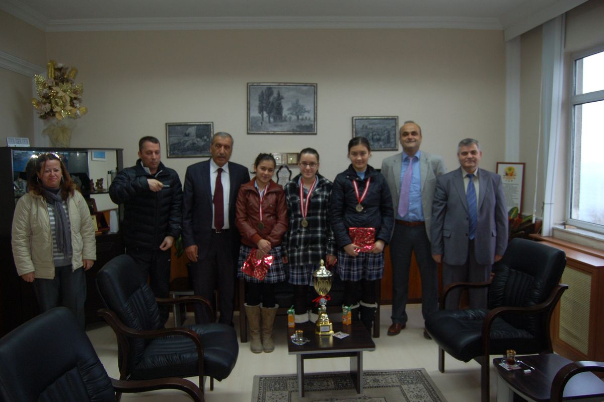 Şampiyon Kızlar Kırklareli Yolcusu