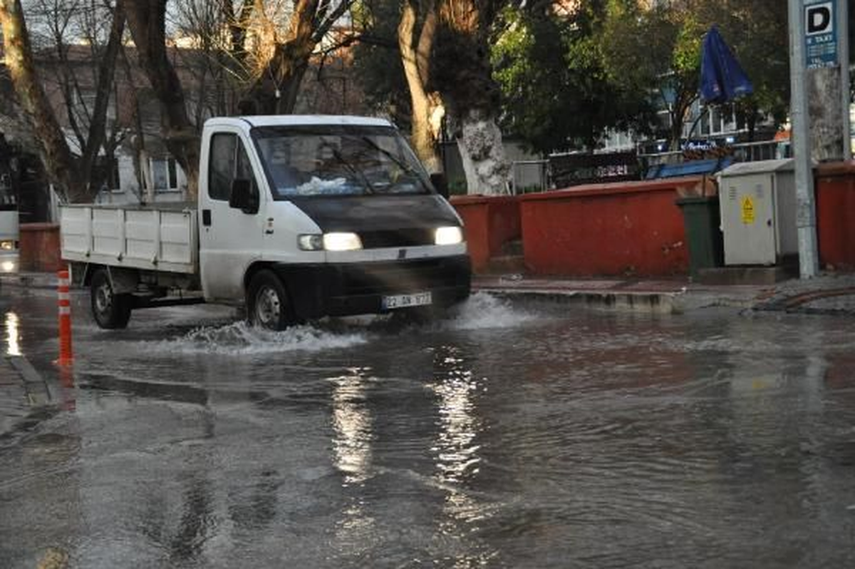 Şarköy\'de Etkili Sağanak