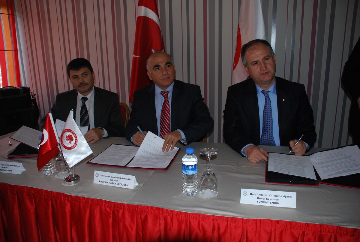Sdü\'de Uygulamalı Girişimcilik Eğitimleri Protokolü İmzalandı