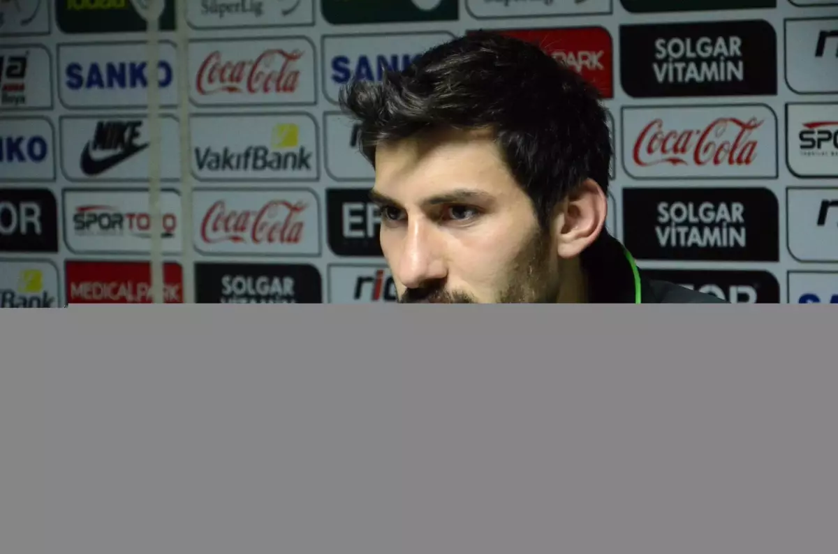 Şener Özbayraklı: "Şampiyonluk Uzak Değil"