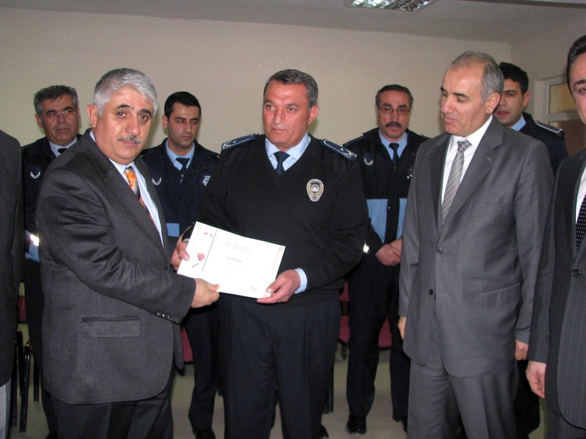 Sorgun\'da 18 Zabıta Personeline Sertifika Verildi