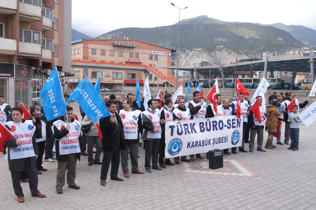 Türk Büro-Sen\'den İş Bırakma Eylemi