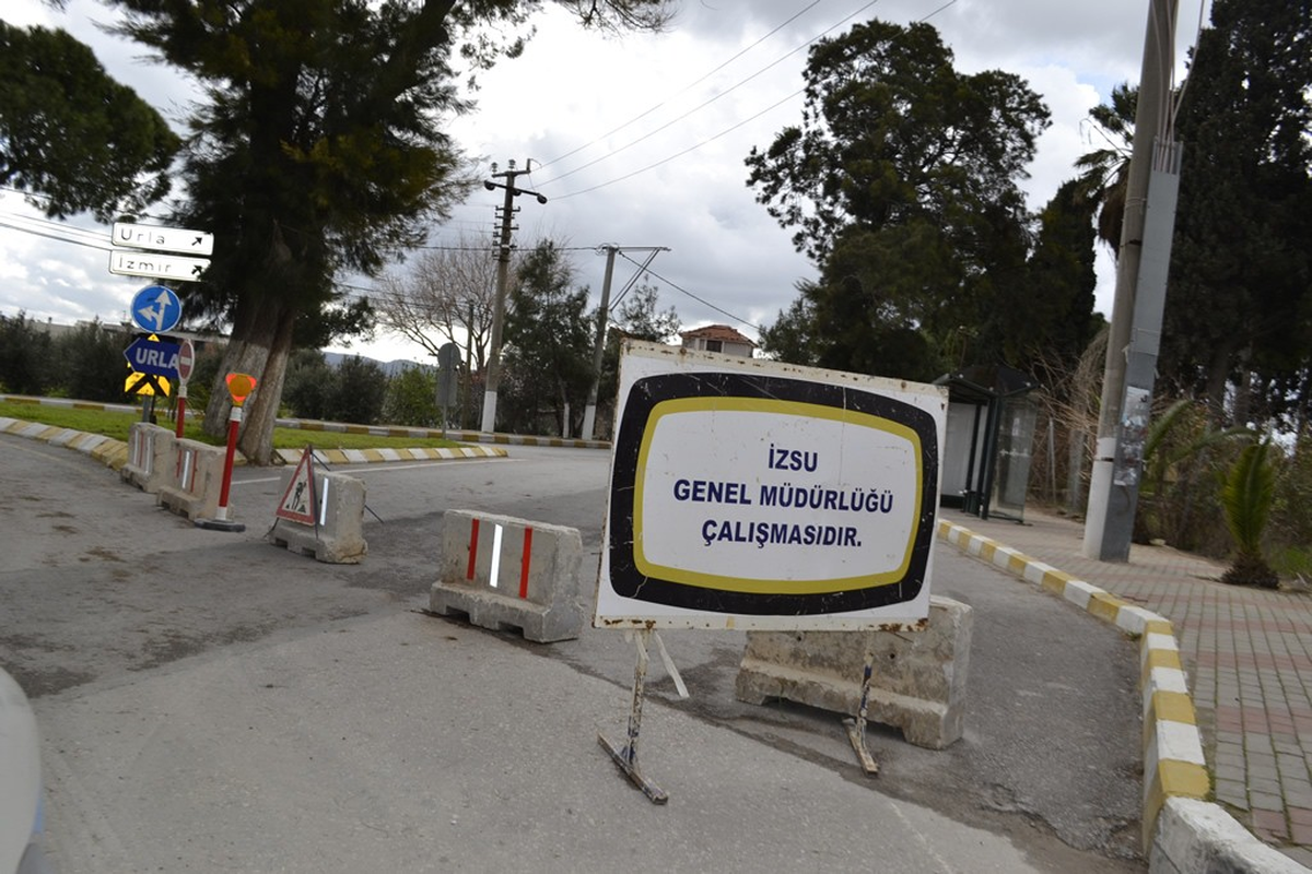 Urla Ağaçlı Yol Trafiğe Kapatıldı