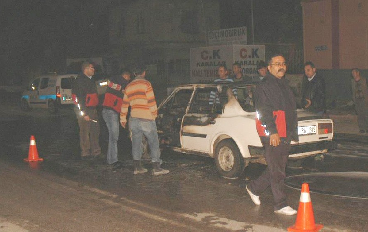 Yanan Araçtan Son Anda Kurtuldu