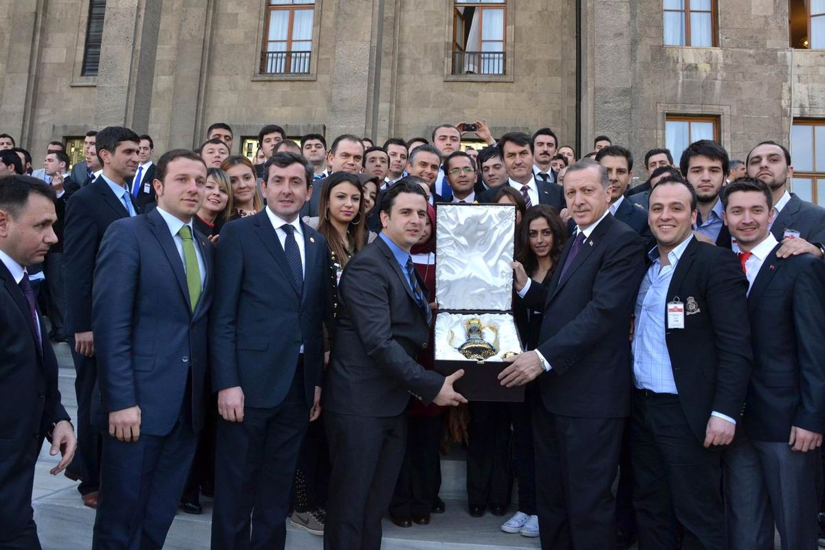 Ak Gençlerin Ankara Çıkartması