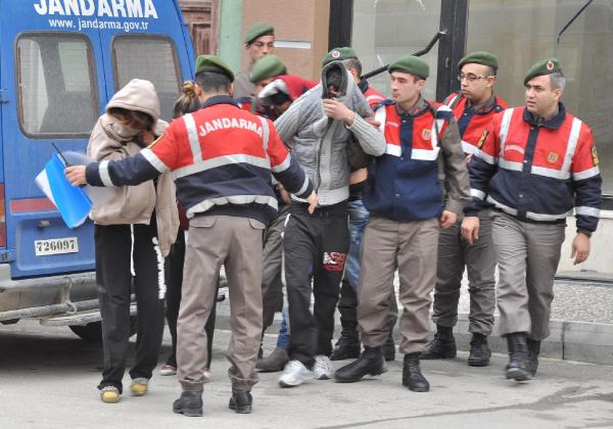 Akaryakıt İstasyonu Gaspçıları Yakalandı