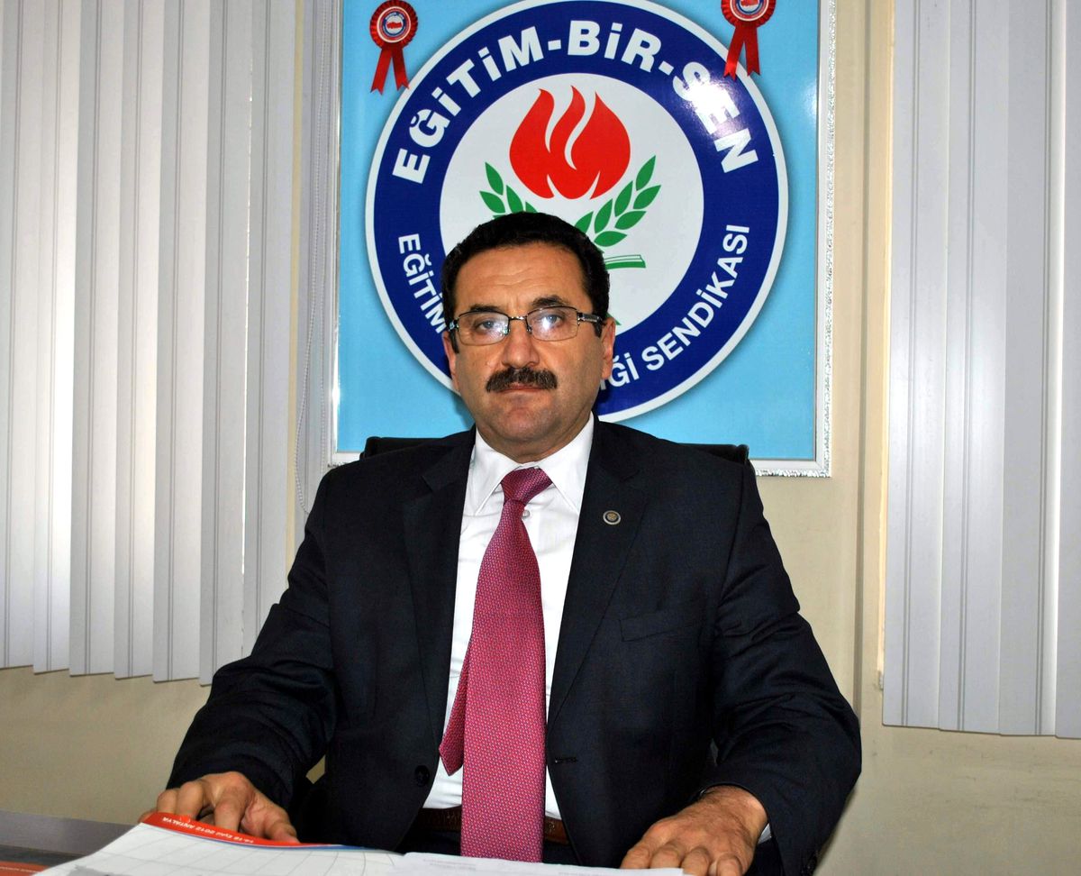 Alkoç; 'Darbelerin Bir Daha Yaşanmaması İçin Yeni Bir Anayasa Şart'