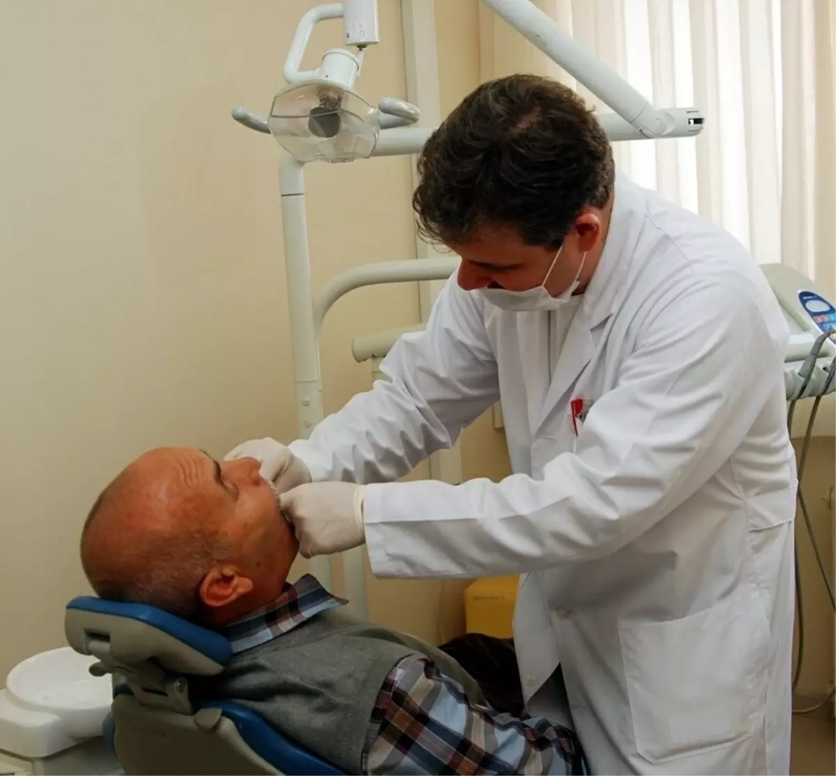 Alsancak Diş Hastanesi Artık Hafta Sonu da Açık