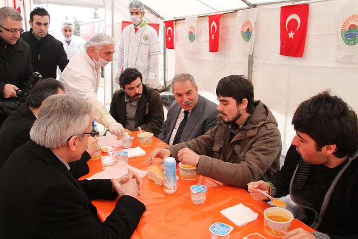 Başkan, 3 Bin Kişiye Çorba ve Ekmek Hayalini Gerçekleştirdi