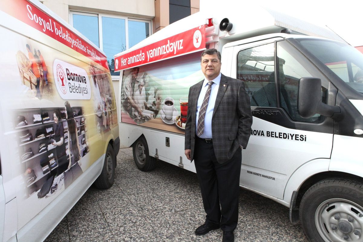 Bornova Belediyesi, İhtiyacı Olan Herkesin Yardımına Koşuyor