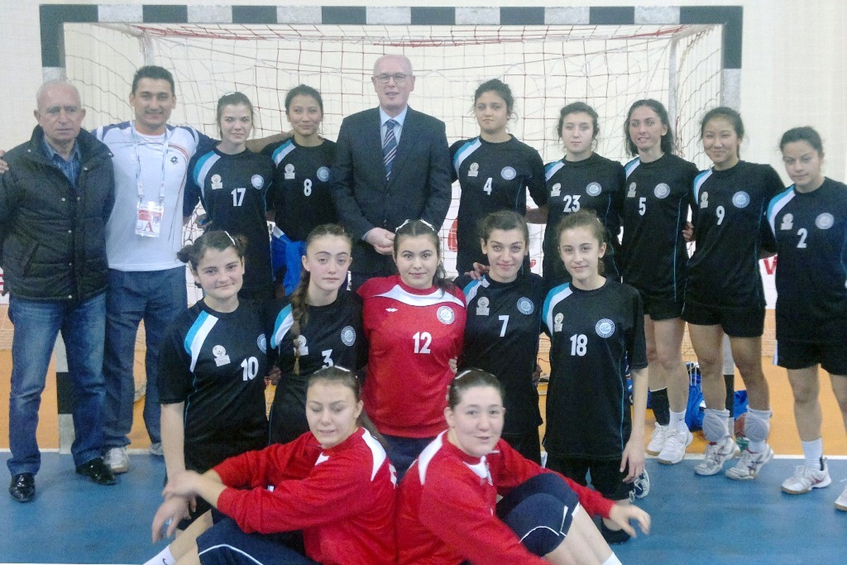 Büyükşehir Gençlik Spor Hentbol Takımı Yarı Finallere Başladı