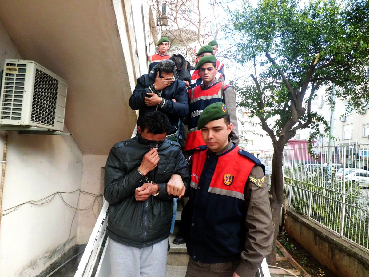 Çaldıkları Piliçlerle Yakalandılar