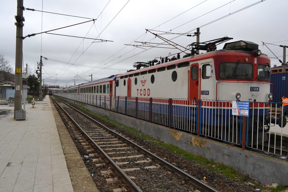 Çerkezköy\'de Tren Seferleri Durduruldu