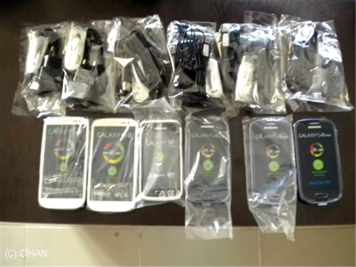 Erzurum'da 909 Adet Klonlanmış Kaçak Cep Telefonu Ele Geçirildi