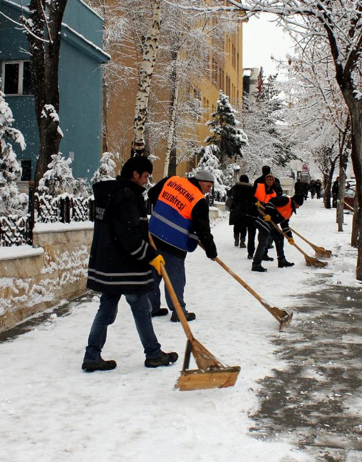 Erzurum\'da Kar Yağışı ve Sis Ulaşımı Aksattı