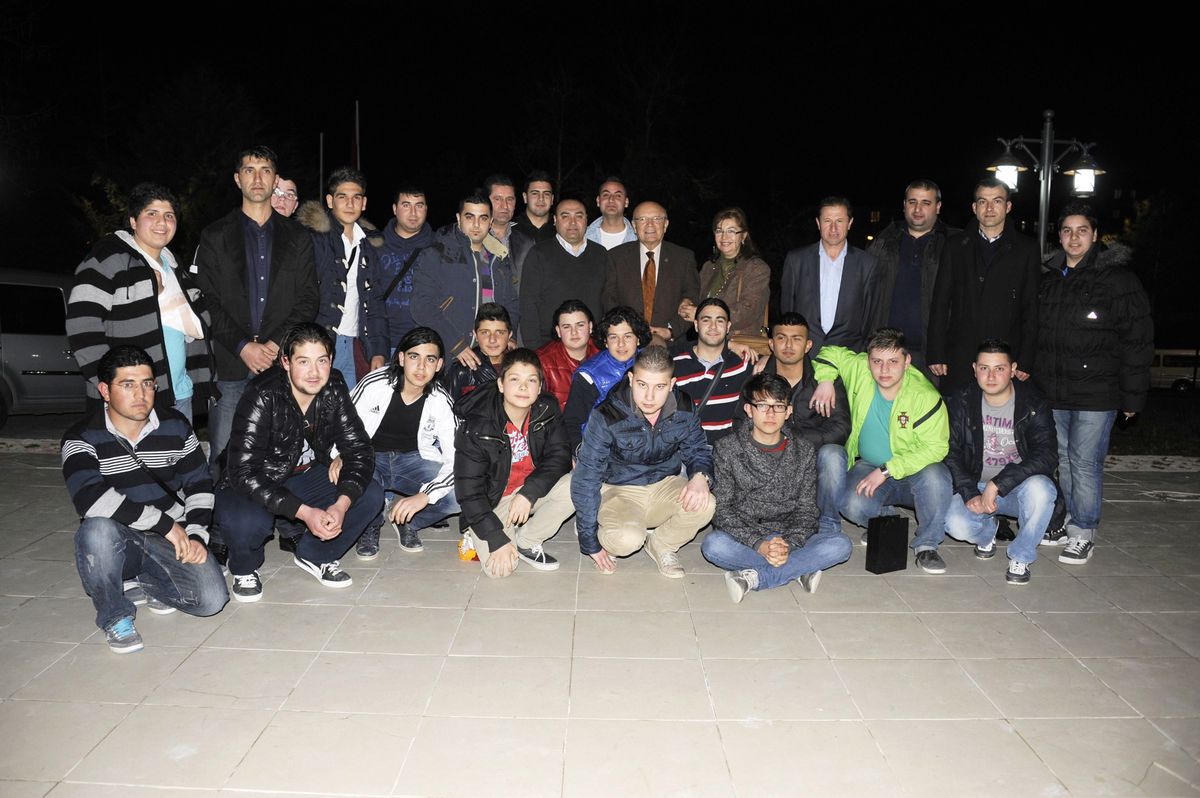 Gurbetçi Gençlerden Başkan Uğurlu\'ya Sürpriz Kutlama