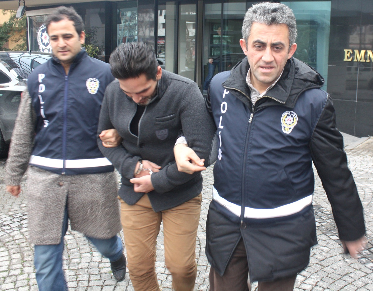 Kahvesine İlaç Kattığı Yaşlı Kadını Soyan Zanlı Yakalandı