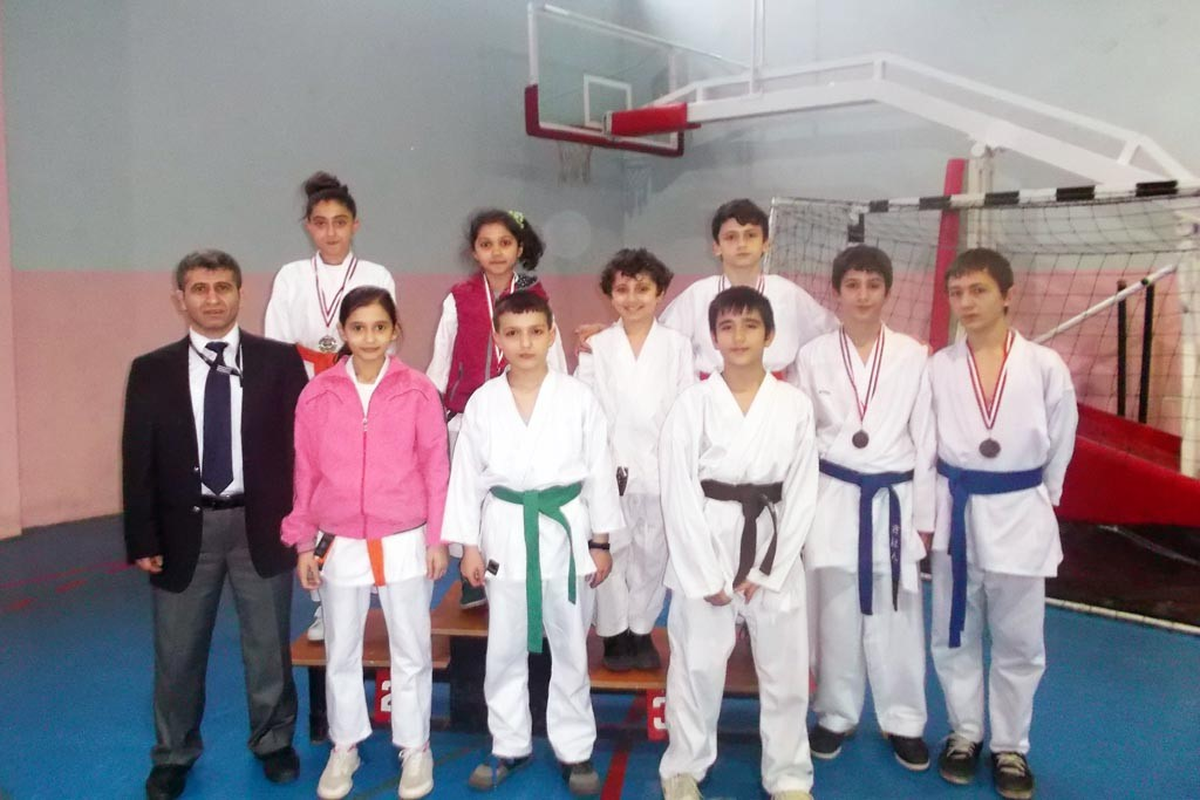 Karate Kursu Öğrencileri Sakarya\'dan 7 Madalya ile Döndü