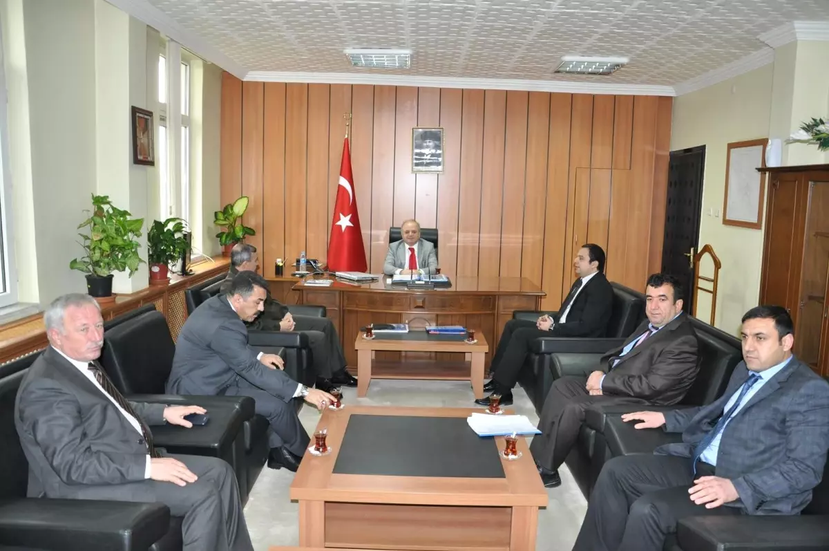 Kırşehir Valisi Özdemir Çakacak, Çiçekdağı İlçesini Ziyaret Etti