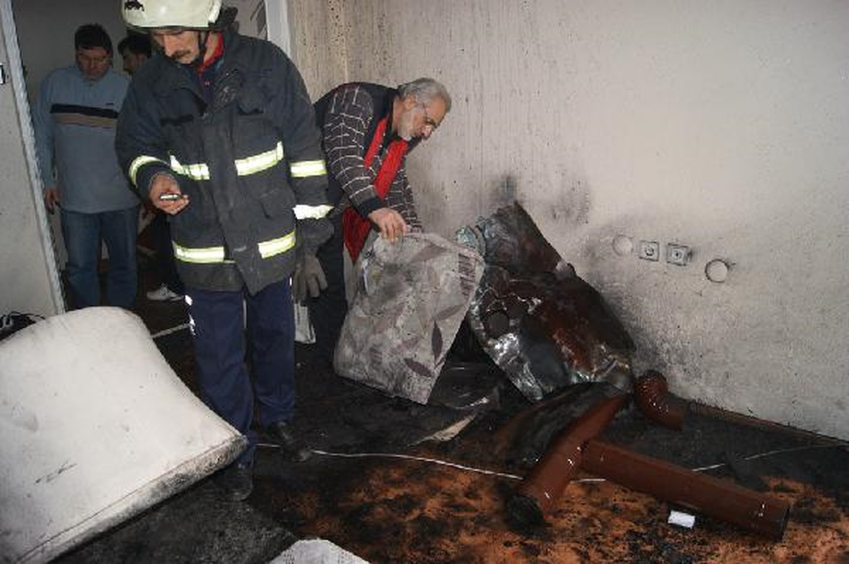 Kömür Sobası Bomba Gibi Patladı