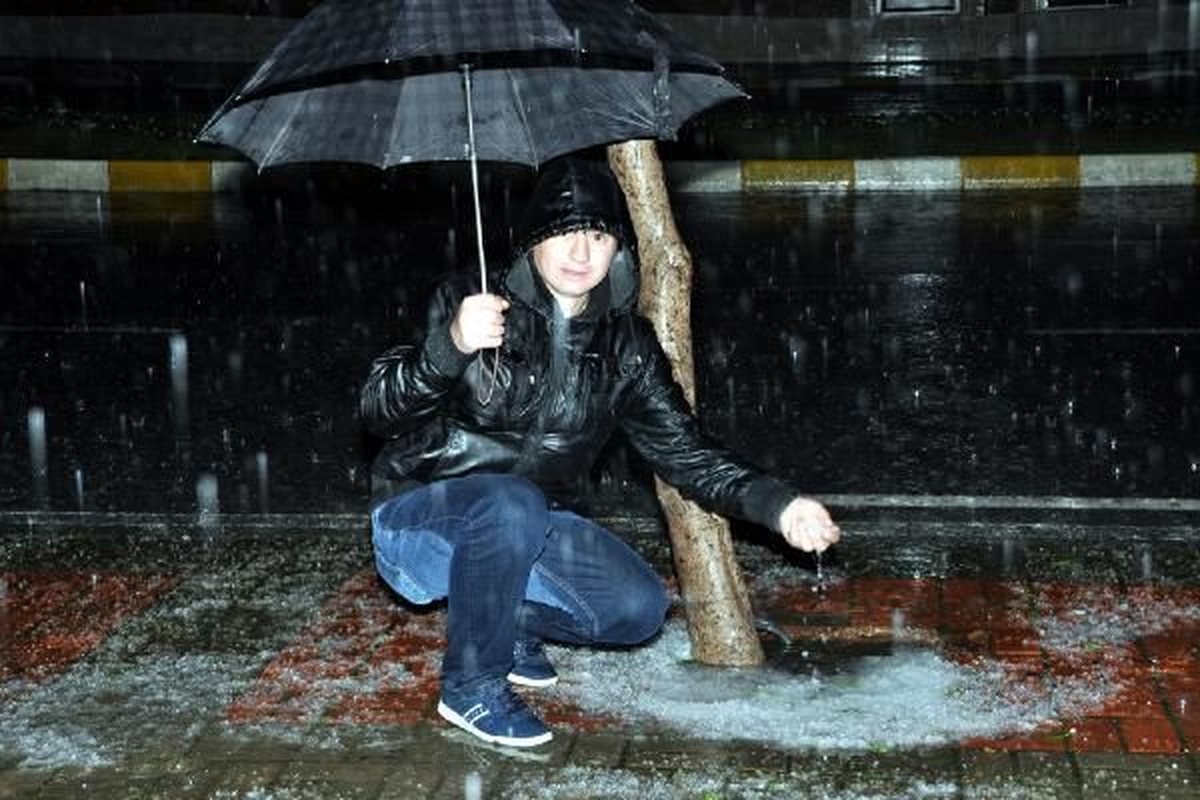 Kozan\'da Dolu Yağışı Etkili Oldu