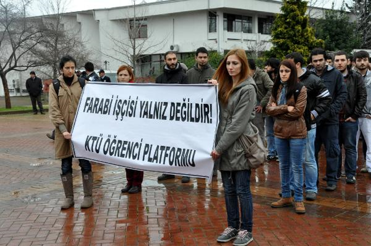 Ktü Tıp Fakültesi Hastanesi\'nde İşçilerin Eylemine Öğrenci Desteği