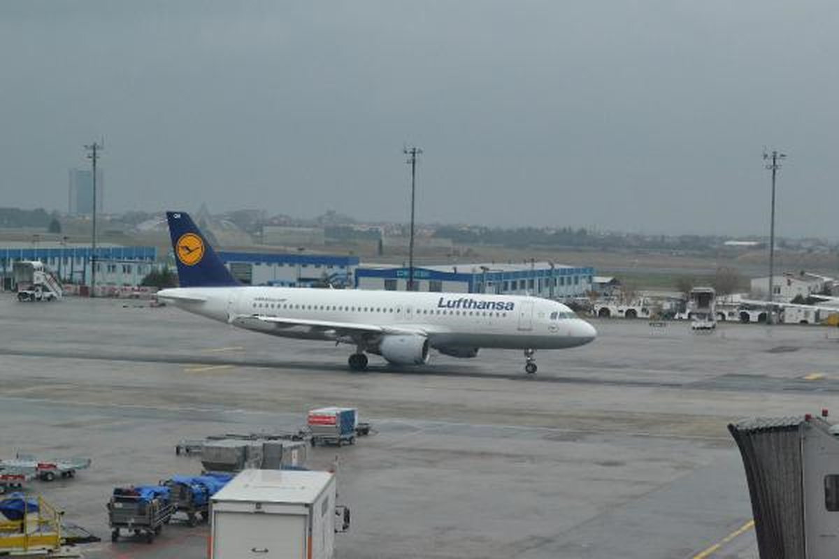 Lufthansa Pist Başından Döndü