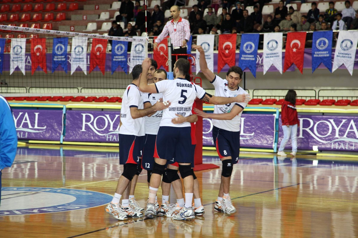 Şahinbey Belediye Voleybol Takımı Tokat\'a Galibiyet İçin Gidiyor