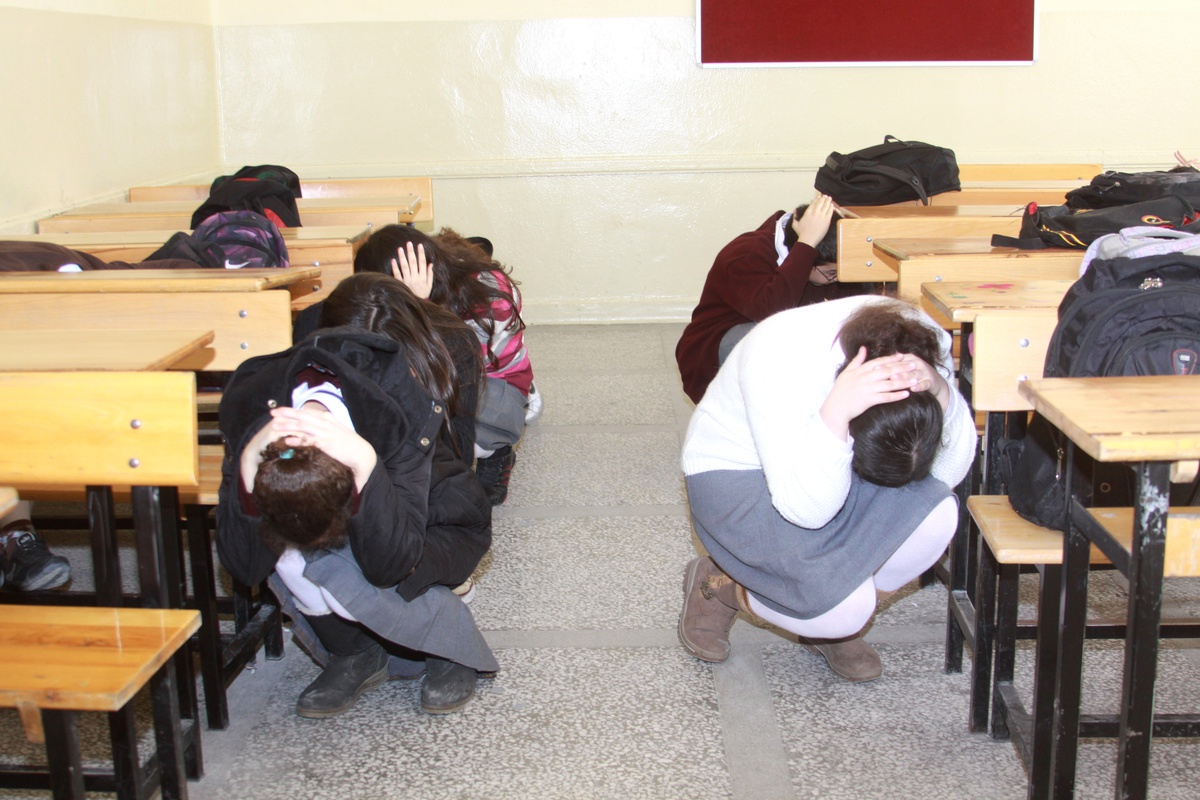 Saruhanlı Anadolu Lisesi\'nde Nefes Kesen Tatbikat