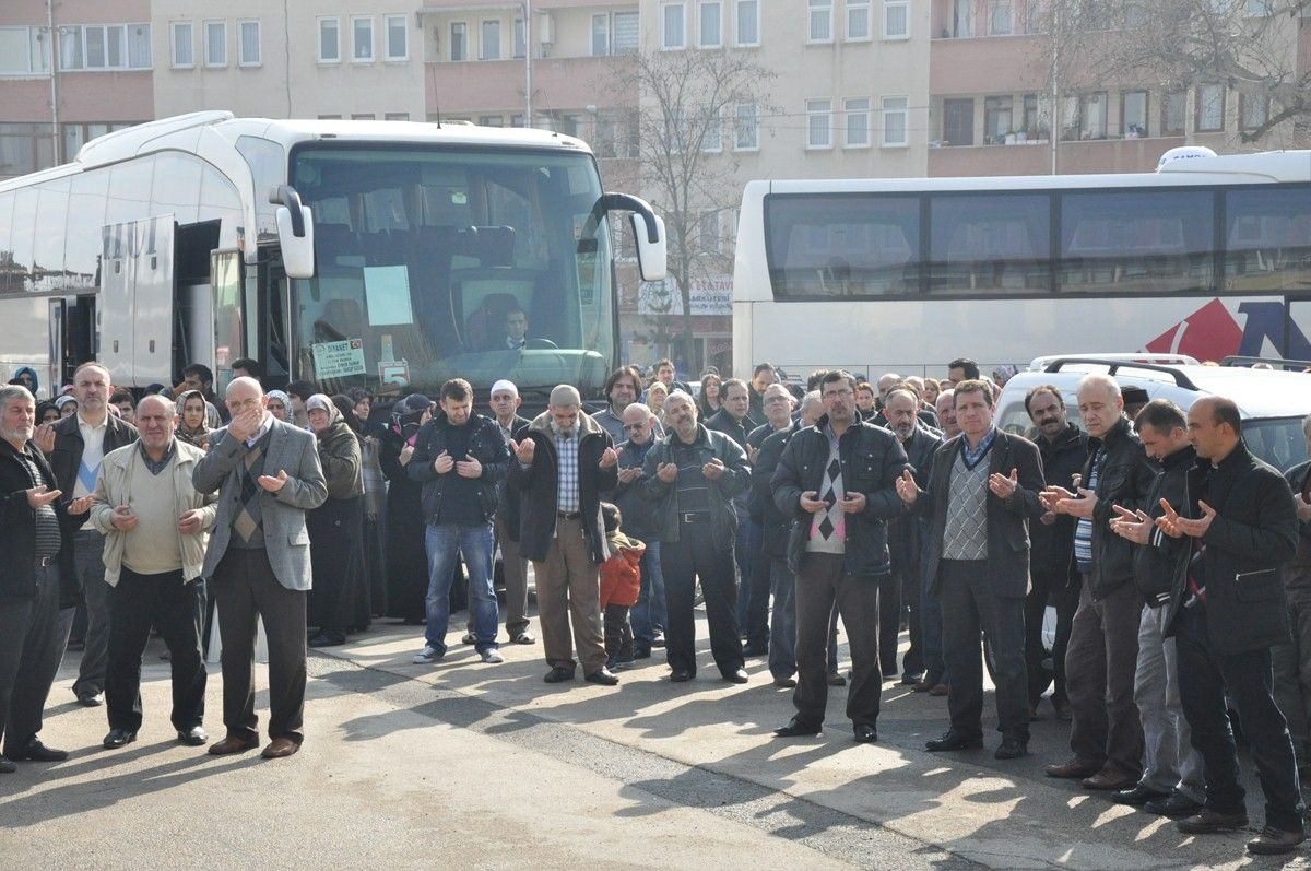 Siirt\'ten Umreye Gidecek 141 Kişi Dualarla Uğurlandı