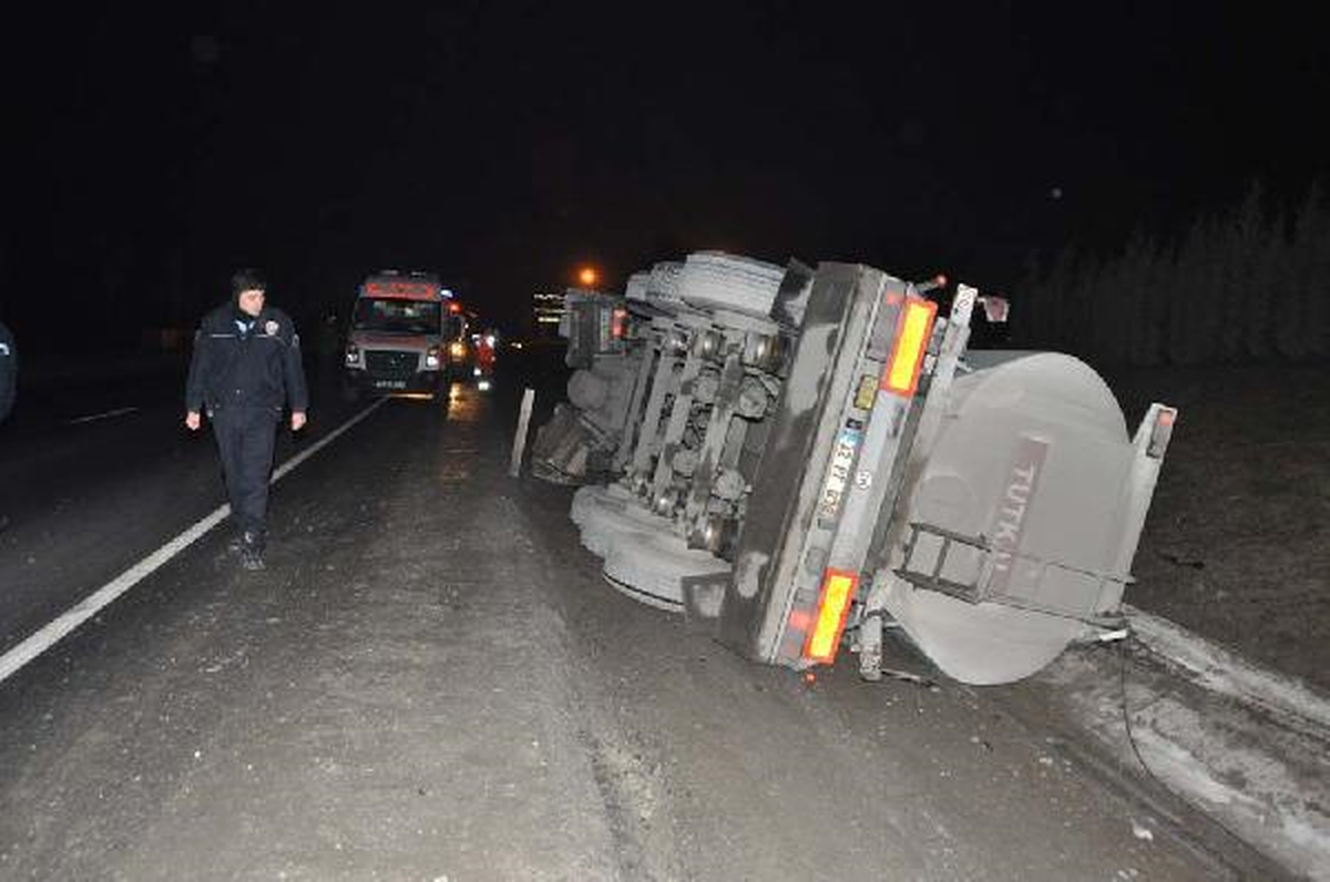 Tutkal Tankeri Yan Yattı: 1 Yaralı