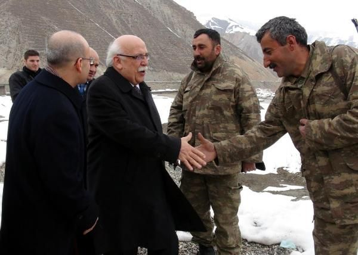 Bakanlar Korucu Kulubesi ve Karakol Ziyaretinde