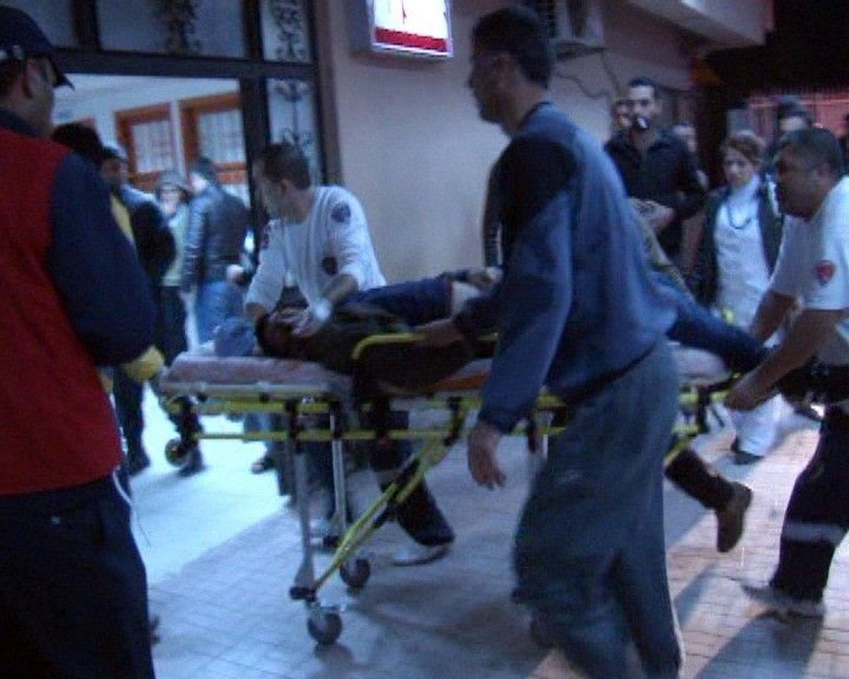 19 Yaşındaki Genç Köprüden Atladı
