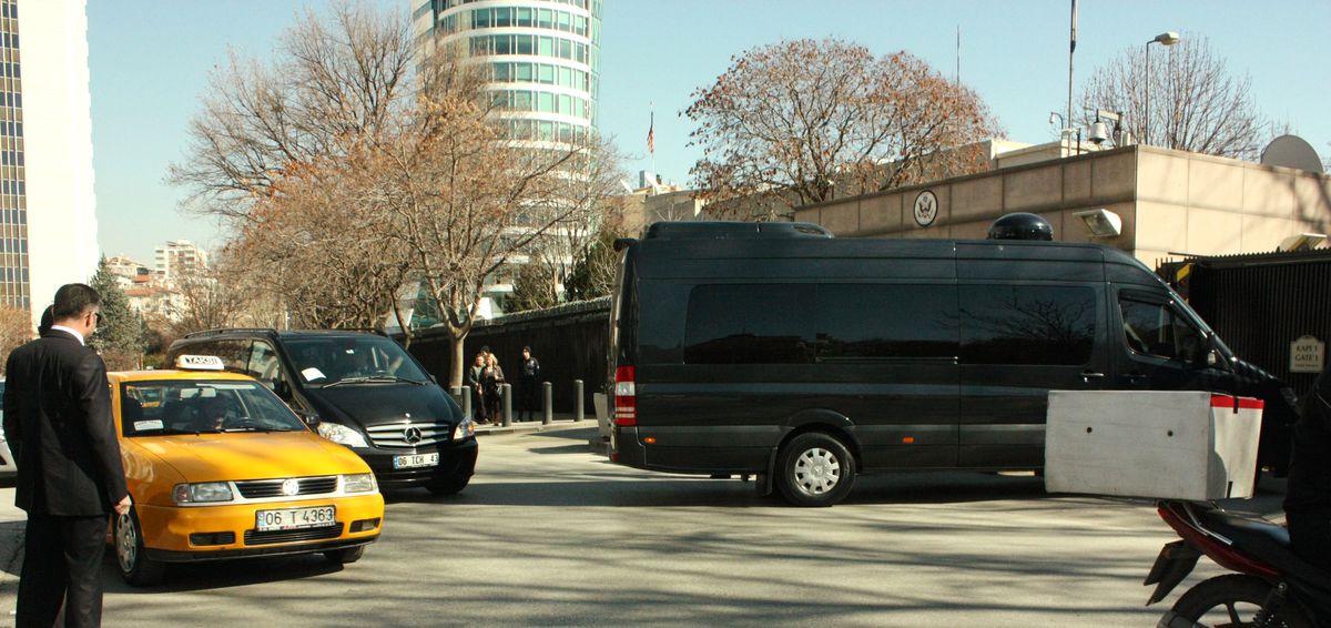 ABD Dışişleri Bakanı John Kerry ABD Büyükelçiliği\'nde