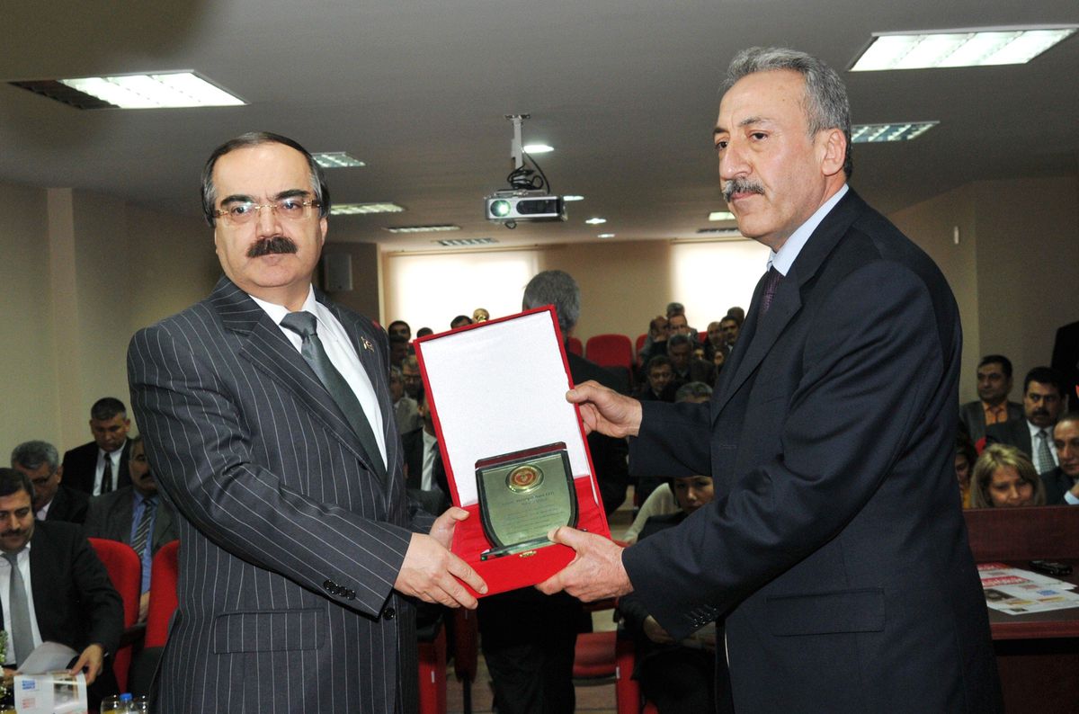 Adana Eğitim Gönüllüleri Derneği Binası Açıldı