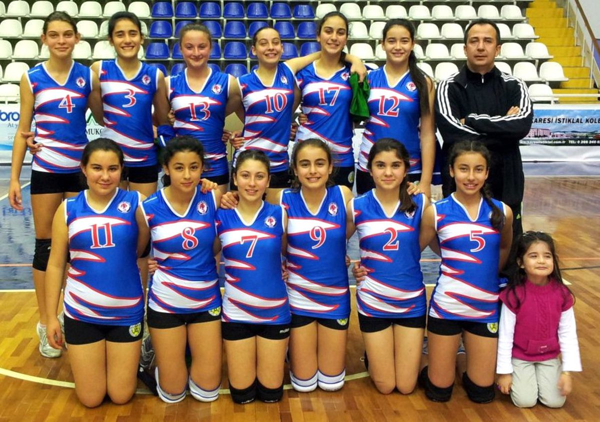 Altınovalı Yıldız Kızlar Voleybolde Finalde