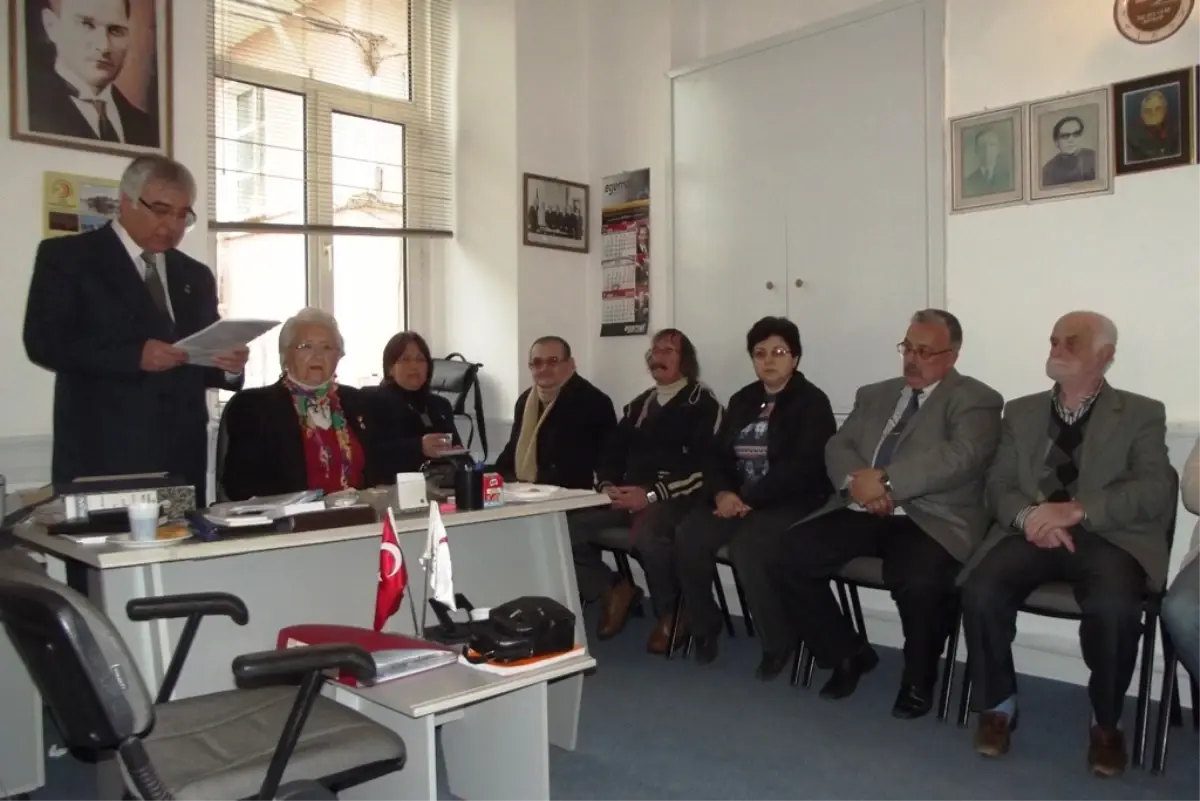 Ayvalık Kızılay\'ın Yeni Başkanı Hamdi Atay Oldu