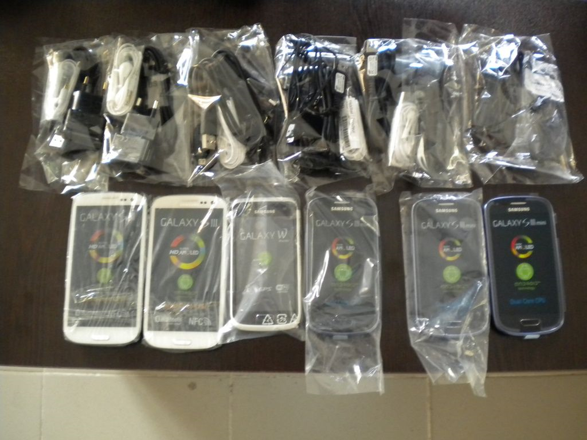 Başkale\'de 119 Kaçak Cep Telefonu Ele Geçirildi