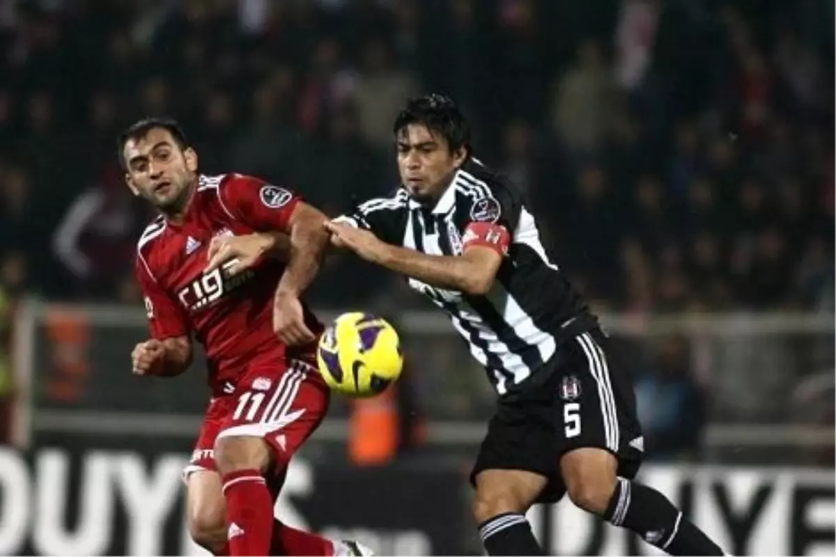 Beşiktaş: 60 - Olympıakos: 79