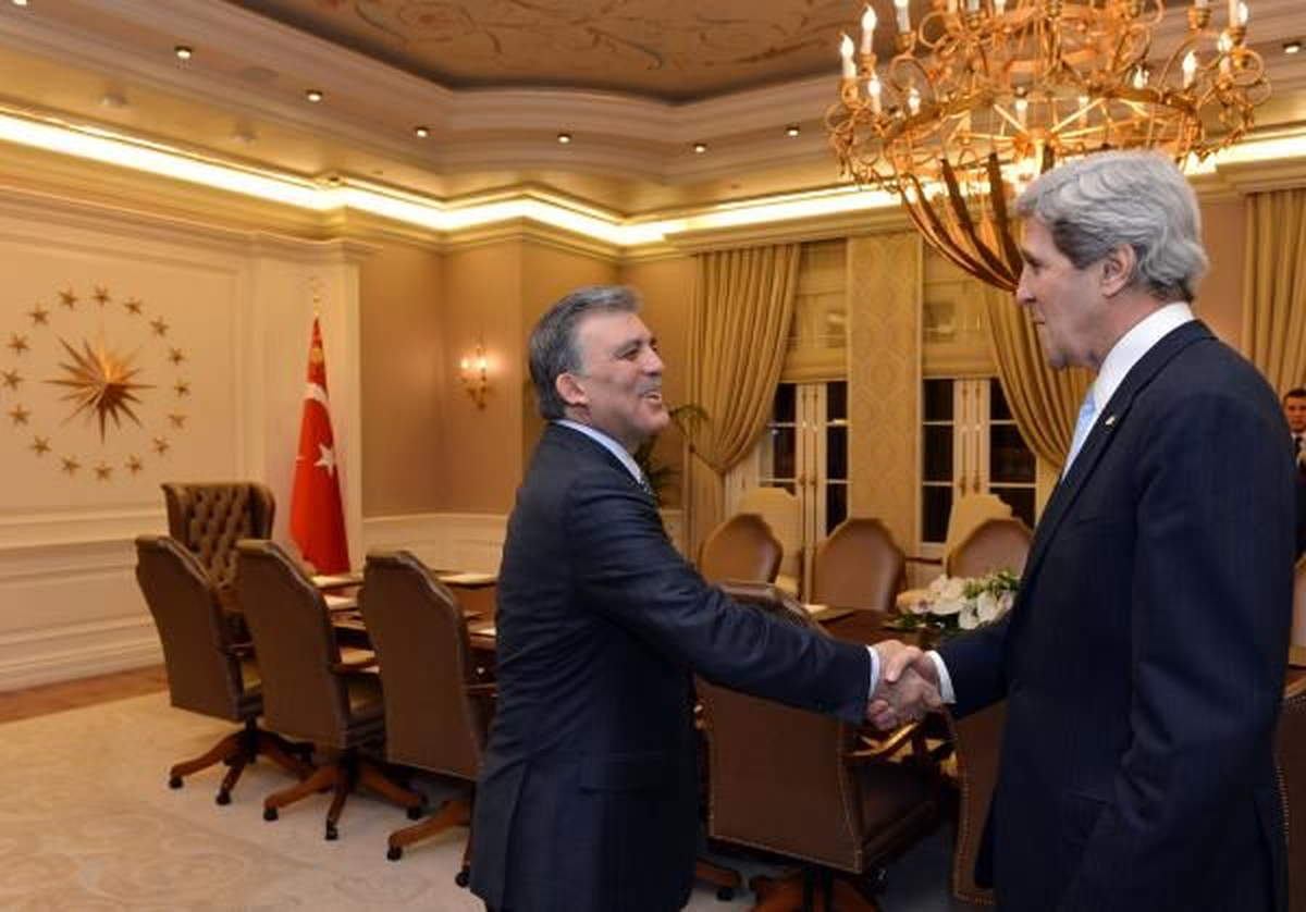 Cumhurbaşkanı Gül, ABD Dışişleri Bakanı Kerry\'yi Kabul Etti