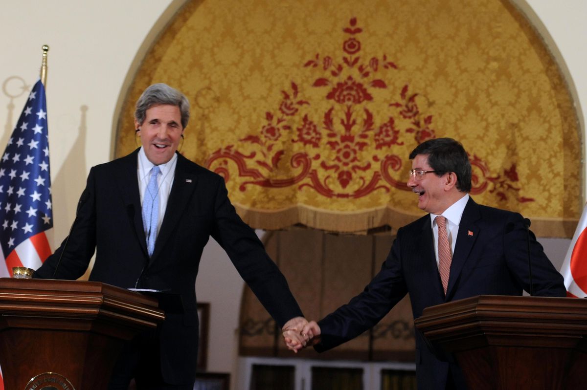 Davutoğlu, Kerry\'ye Yemek Verdi