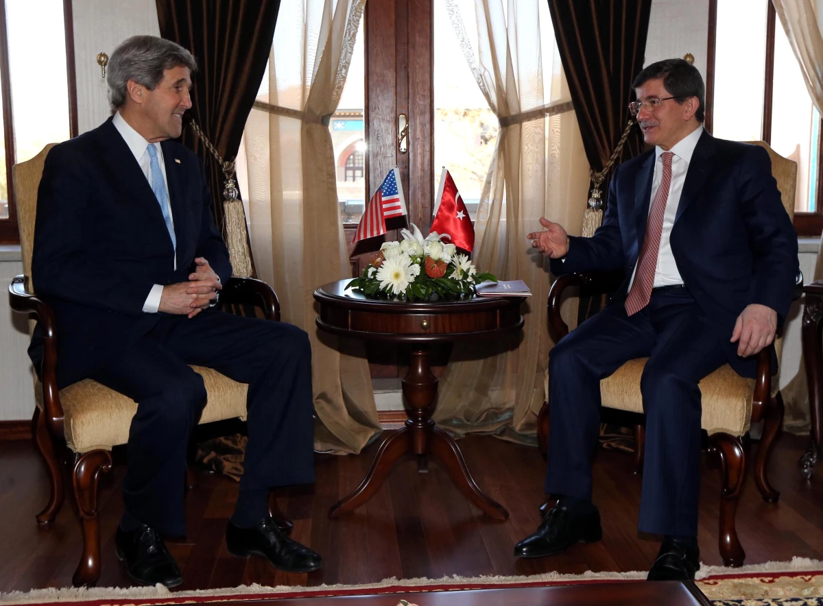 Dışişleri Bakanı Davutoğlu, ABD Dışişleri Bakanı Kerry ile Biraraya Geldi