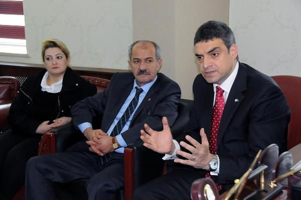 Diyarbakır\'da CHP\'li Oran\'a Eleştiri CHP Sürecin Karşısındaymış Gibi Görünüyor