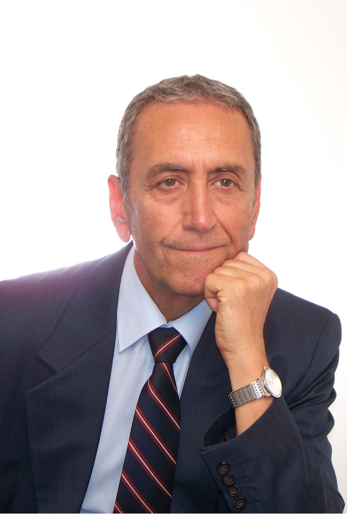 Dr. Mazhar İzmiroğlu Bu Kez Kariyerini Aile Şirketlerinde Hedefleyenler İçin Kitap Yazdı