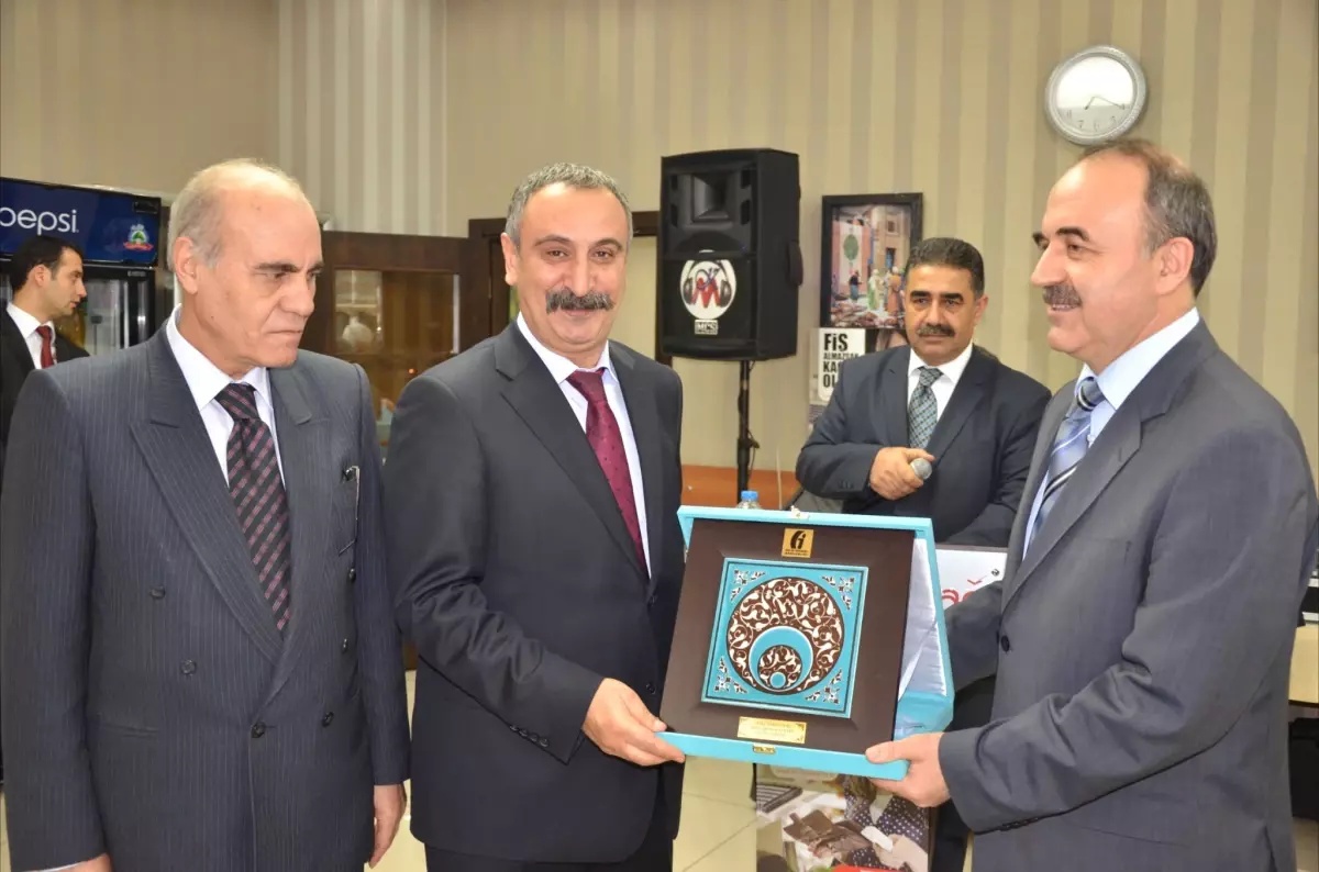 Elazığ\'da Vergi Rekörtmenlerine Ödül Verildi