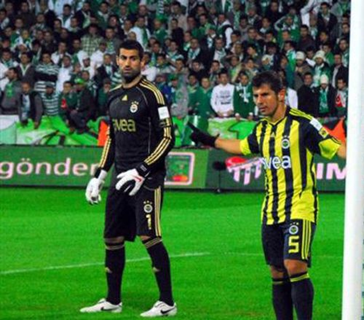 Emre Belözoğlu ve Volkan\'a Suç Duyurusu