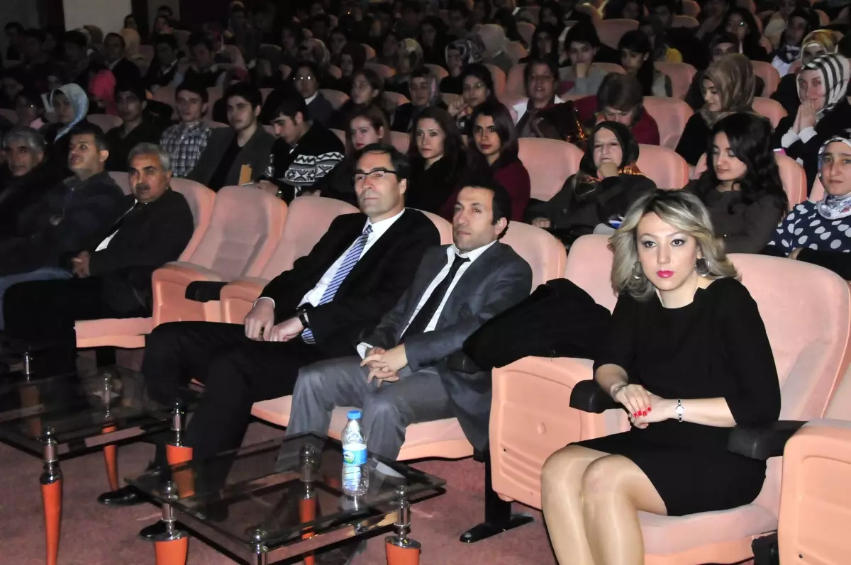 'Erteleme' Konulu Konferans İlgi Gördü